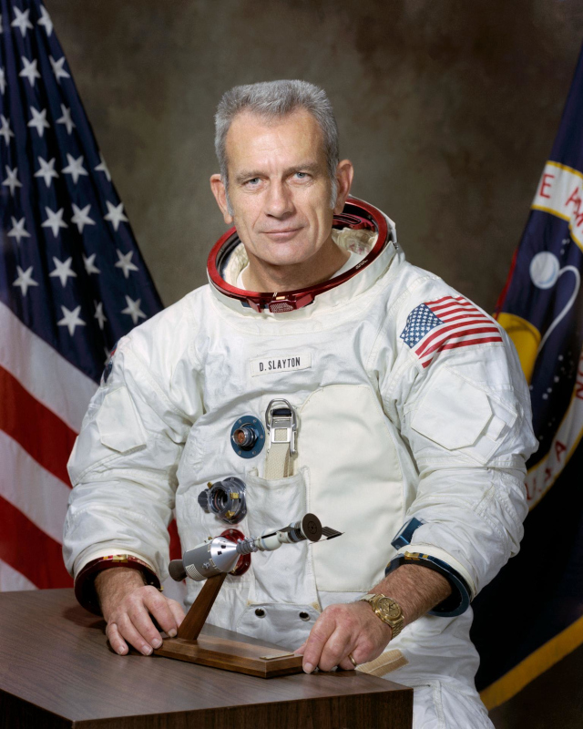 portrait of ASTP astronaut Deke Slayton in his spacesuit